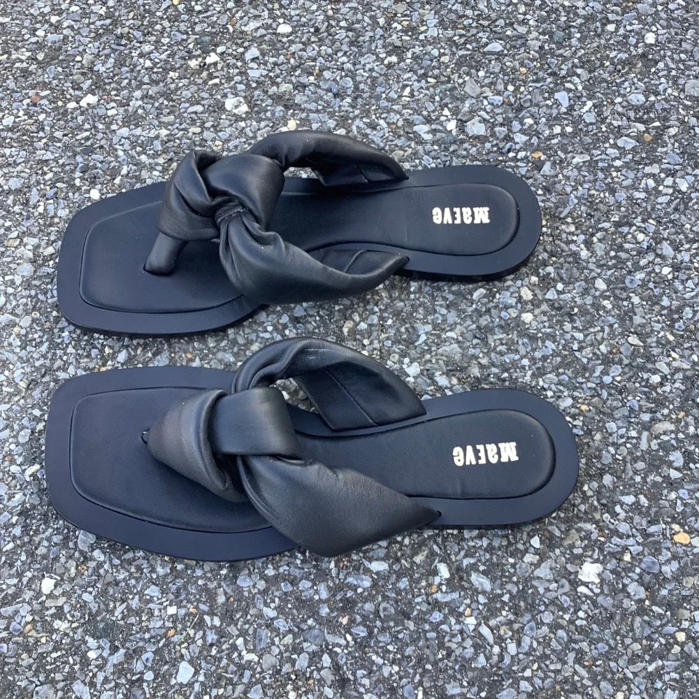 Maeve Black Leather Knotted Puffy Thong Sandals Square Toe Flat Slides Size 7M - Picture 1 of 7